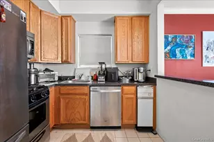 56 Heron Ln, Bronx, NY 10473 - Photo 7