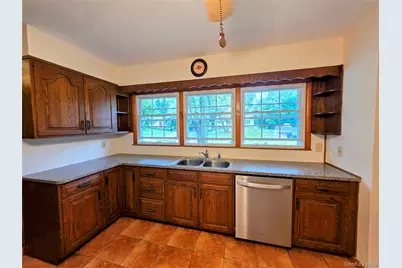 80 Colburn Drive, Poughkeepsie, NY 12603 - Photo 11