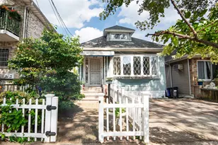 916 Hollywood Ave, Bronx, NY 10465 - Photo 1