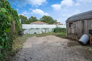 916 Hollywood Ave, Bronx, NY 10465 - Photo 19