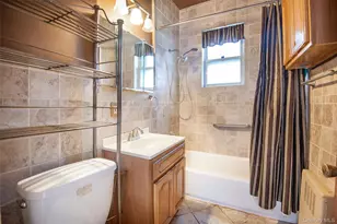 916 Hollywood Ave, Bronx, NY 10465 - Photo 13