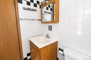 32 Hasbrouck St, Newburgh, NY 12550 - Photo 33