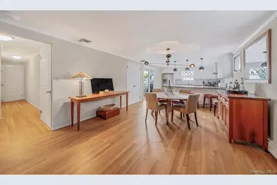 105 Vermont Street #Upper, Long Beach, NY 11561 - Photo 3