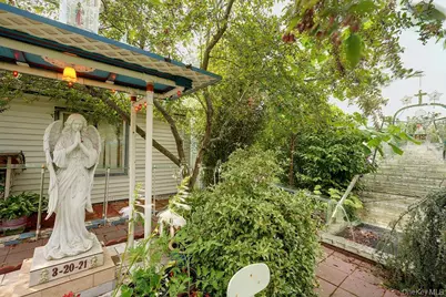 437 Moffitt Boulevard, Islip, NY 11751 - Photo 21