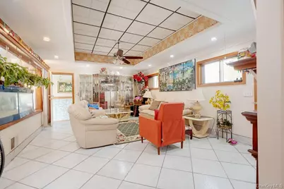 437 Moffitt Boulevard, Islip, NY 11751 - Photo 5