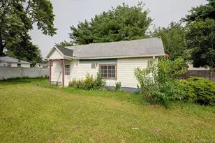 437 Moffitt Blvd, Islip, NY 11751 - Photo 23