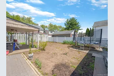 35 79th Avenue, New Hyde Park, NY 11040 - Photo 11