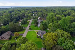 4 Honey Ln W, Miller Place, NY 11764 - Photo 7