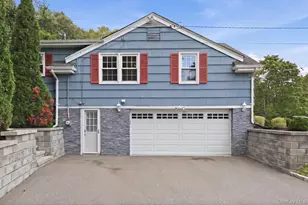 4 Honey Ln W, Miller Place, NY 11764 - Photo 3