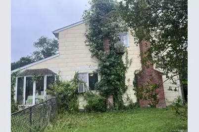 5 Selvia Court, Coram, NY 11727 - Photo 11