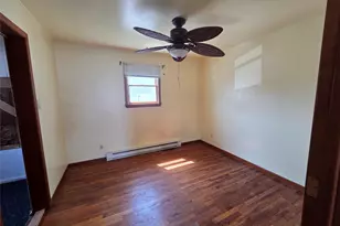533 S 8th St, Lindenhurst, NY 11757 - Photo 5
