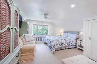 3 Crestwood Place, Great Neck, NY 11024 - Photo 15