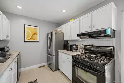 276 Temple Hill Road #2002, New Windsor, NY 12553 - Photo 13