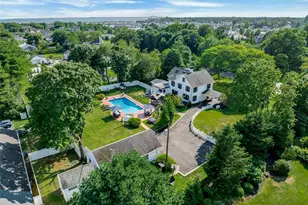 75 S Penataquit Ave, Bay Shore, NY 11706 - Photo 41