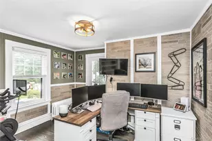 75 S Penataquit Ave, Bay Shore, NY 11706 - Photo 29