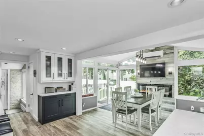 75 S Penataquit Avenue, Bay Shore, NY 11706 - Photo 17