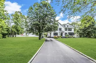 75 S Penataquit Ave, Bay Shore, NY 11706 - Photo 3