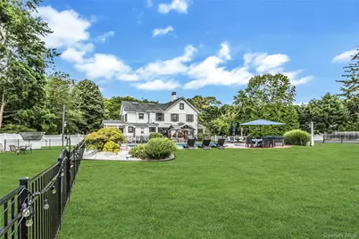 75 S Penataquit Avenue, Bay Shore, NY 11706 - Photo 39