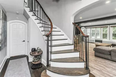 75 S Penataquit Avenue, Bay Shore, NY 11706 - Photo 5