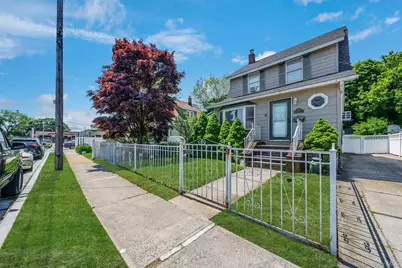 426 Midwood Avenue, Bellmore, NY 11710 - Photo 3