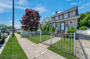 426 Midwood Ave, Bellmore, NY 11710 - Photo 3