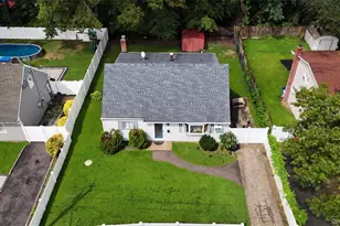 187 Parkway Blvd, Wyandanch, NY 11798 - Photo 3