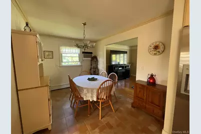 28 Pleasant Avenue, Farmingdale, NY 11735 - Photo 9