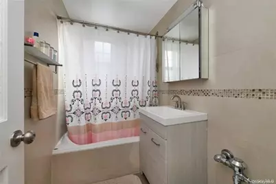 140-35 Burden Crescent #402, Briarwood, NY 11435 - Photo 15