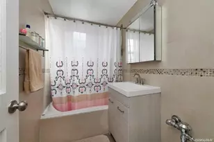 140-35 Burden Crescent, Briarwood, NY 11435 - Photo 15