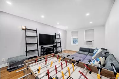 140-35 Burden Crescent #402, Briarwood, NY 11435 - Photo 5