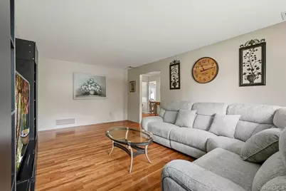 72 Eastview Drive, Valhalla, NY 10595 - Photo 9