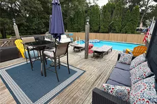 39 Sharon Dr, Coram, NY 11727 - Photo 5