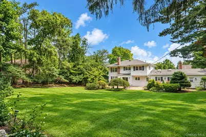 20 Chestnut Drive, East Hills, NY 11576 - Photo 5