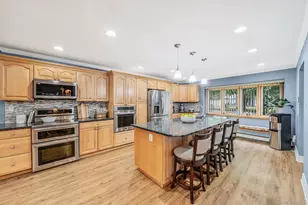 4 Loma St, Medford, NY 11763 - Photo 7