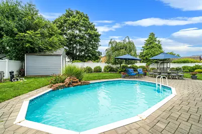 4 Loma Street, Medford, NY 11763 - Photo 33