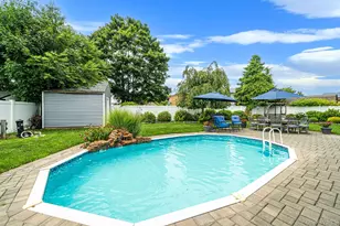 4 Loma St, Medford, NY 11763 - Photo 33