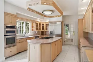 7 Dallas Dr, Poughkeepsie, NY 12603 - Photo 3