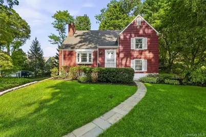 24 Smallwood Place, White Plains, NY 10603 - Photo 1