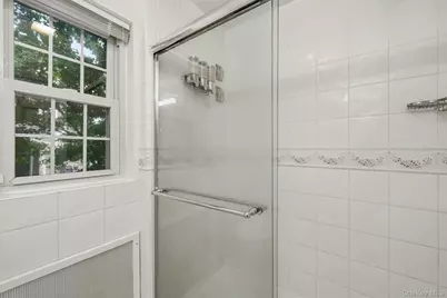 24 Smallwood Place, White Plains, NY 10603 - Photo 27