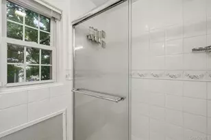 24 Smallwood Pl, White Plains, NY 10603 - Photo 27