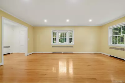 24 Smallwood Place, White Plains, NY 10603 - Photo 7