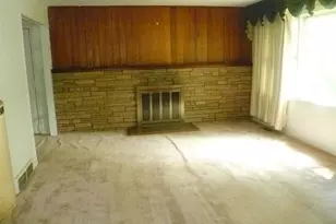 17 Chestnut Ln, Newburgh, NY 12550 - Photo 9