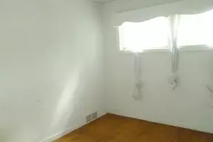 17 Chestnut Ln, Newburgh, NY 12550 - Photo 27