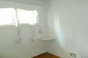 17 Chestnut Ln, Newburgh, NY 12550 - Photo 29