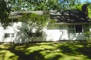 17 Chestnut Ln, Newburgh, NY 12550 - Photo 5
