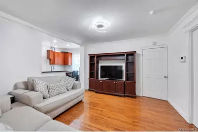 10530 Van Wyck Expressway, Richmond Hill, NY 11419 - Photo 13
