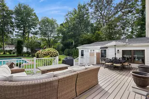 351 Forest Ln, Smithtown, NY 11787 - Photo 9