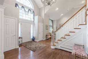 14 Cobbler Ln, East Setauket, NY 11733 - Photo 3