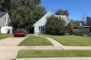 23 Saddler Ln, Levittown, NY 11756 - Photo 3