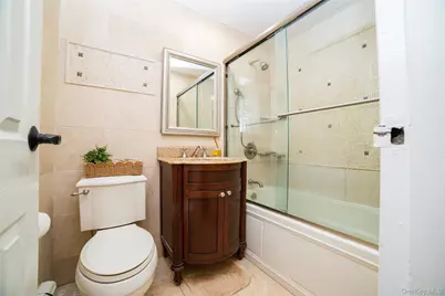 838 Pelhamdale Avenue #2H, New Rochelle, NY 10801 - Photo 15